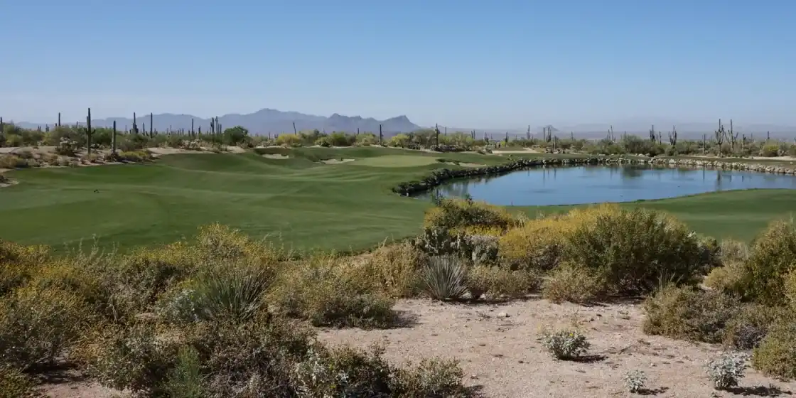 Representative desert golf landscape, not a photograph of Riyadh Golf Club