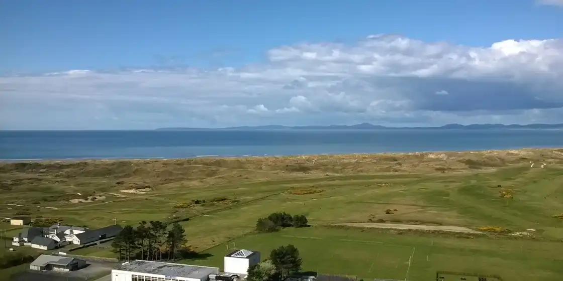 Royal St David's links below Harlech, with dunes, the sea and the Llŷn hills beyond