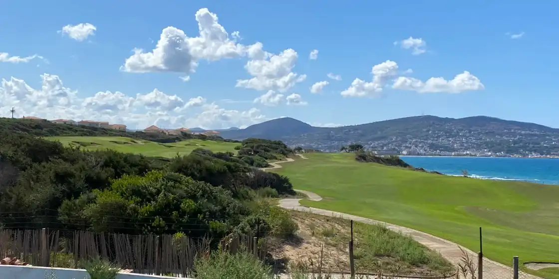 Extrémité orientale du golf de Tabarka — La Cigale Tabarka Golf